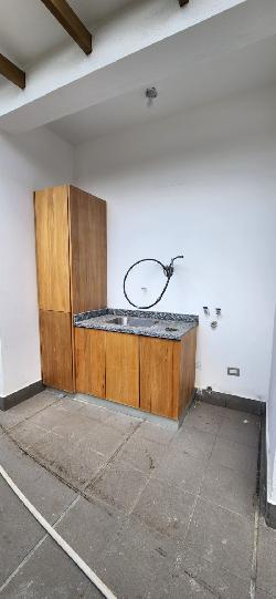 EN VENTA CASA MODERNA EN LAS CARMELITAS, SANTIAGO
