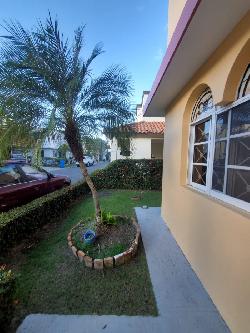  VENTA CASA JARDINES DEL ESTE,  PROX AL HOMS, SANTIAGO