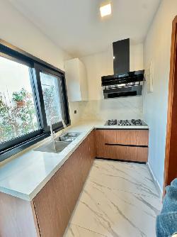 VENTA DE LUJOSA CASA CON PISCINA EN  LLANOS DE GURABO 