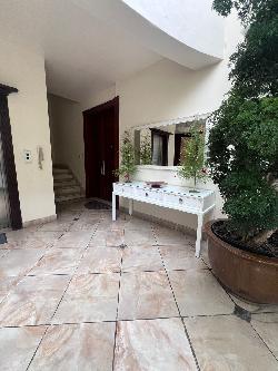 Venta de primer nivel con patio en La Esmeralda