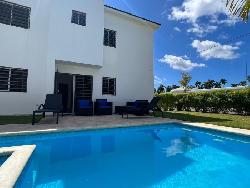 EN VENTA CASA CON PISCINA EN RESIDENCIAL ,PUERTO PLATA