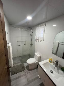 Venta de 1er nivel amueblado en Torre Real VI EL Retiro