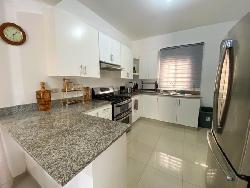 EN VENTA CASA CON PISCINA EN RESIDENCIAL ,PUERTO PLATA