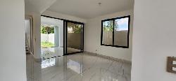 EN VENTA CASA MODERNA EN LAS CARMELITAS, SANTIAGO