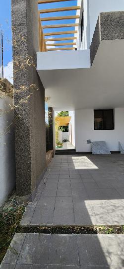EN VENTA CASA MODERNA EN LAS CARMELITAS, SANTIAGO