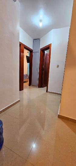 EN ALQUILER APARTAMENTO PRIMER NIVEL, JARDINES DEL SUR