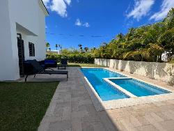 EN VENTA CASA CON PISCINA EN RESIDENCIAL ,PUERTO PLATA