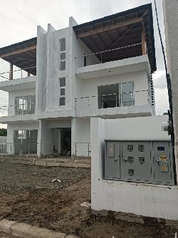 EN VENTA APARTAMENTO PENTHOUSE PROXIMO AEROPUERTO CIBAO