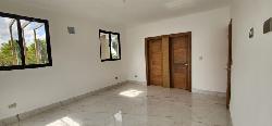 EN VENTA CASA MODERNA EN LAS CARMELITAS, SANTIAGO