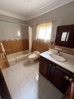 Casa Amueblada en Alquiler en Altos de Arroyo Hondo III