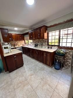 Casa Amueblada en Alquiler en Altos de Arroyo Hondo III