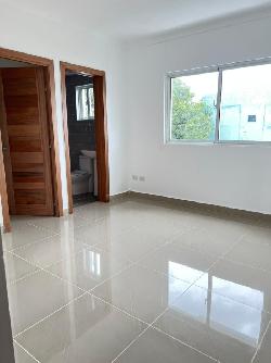 Apartamento en Venta de 3 Hab. Santo Domingo Este.