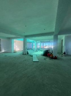 Local comercial en alquiler en 3er nivel con 300 mts