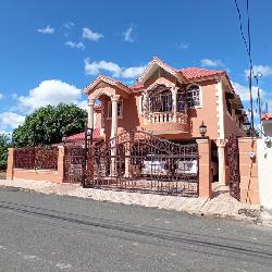 Casa en venta en Prado Oriental Santo Domingo Este