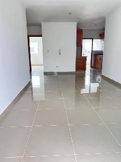 Apartamento en Venta de 3 Hab. Santo Domingo Este.