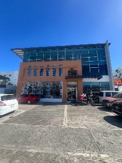 Local comercial en alquiler en 3er nivel con 300 mts