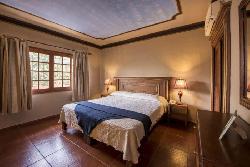 hotel en venta amueblado en la zona universitaria