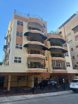 Penthouse en Venta con 2 terrazas en Urbanización Real