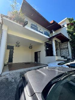 Venta de Casa en Arroyo Hondo ll Amueblada con Picussi