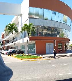 Local comercial en venta en Plaza metropolitana Naco