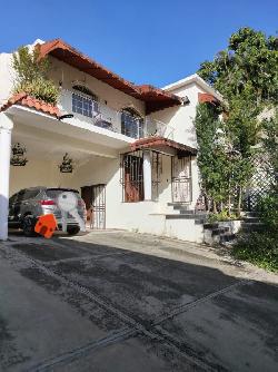 Venta de Casa en Arroyo Hondo ll Amueblada con Picussi