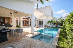 Vendo hermosa Villa en Punta Cana Village 