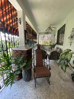 En Venta Hermosa Casa Colonial en Gazcue