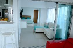Apartamento con espectacular vista al mar el Malecon