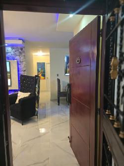 Hermoso apartamento en un 1er piso, en La Monumental