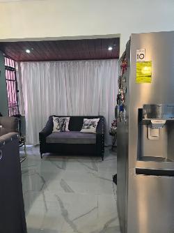 Hermoso apartamento en un 1er piso, en La Monumental