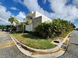 VENDO en Punta Cana es una Villa de esquina, 307 m2 