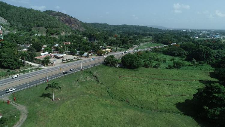 EN VENTA TERRENO  EN AUTOPISTA DUARTE ,  LA VEGA 