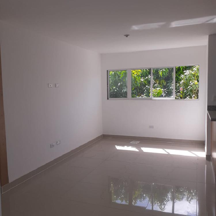 En Alquiler Apartamento en Jardines de Cerro Alto