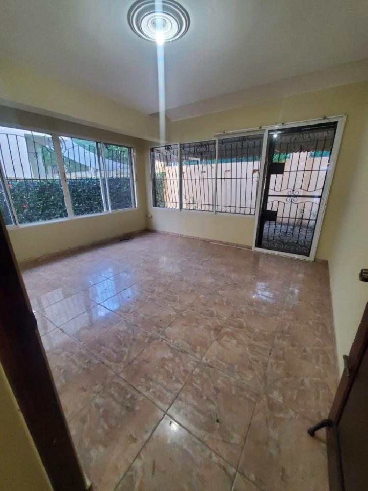  VENTA CASA JARDINES DEL ESTE,  PROX AL HOMS, SANTIAGO