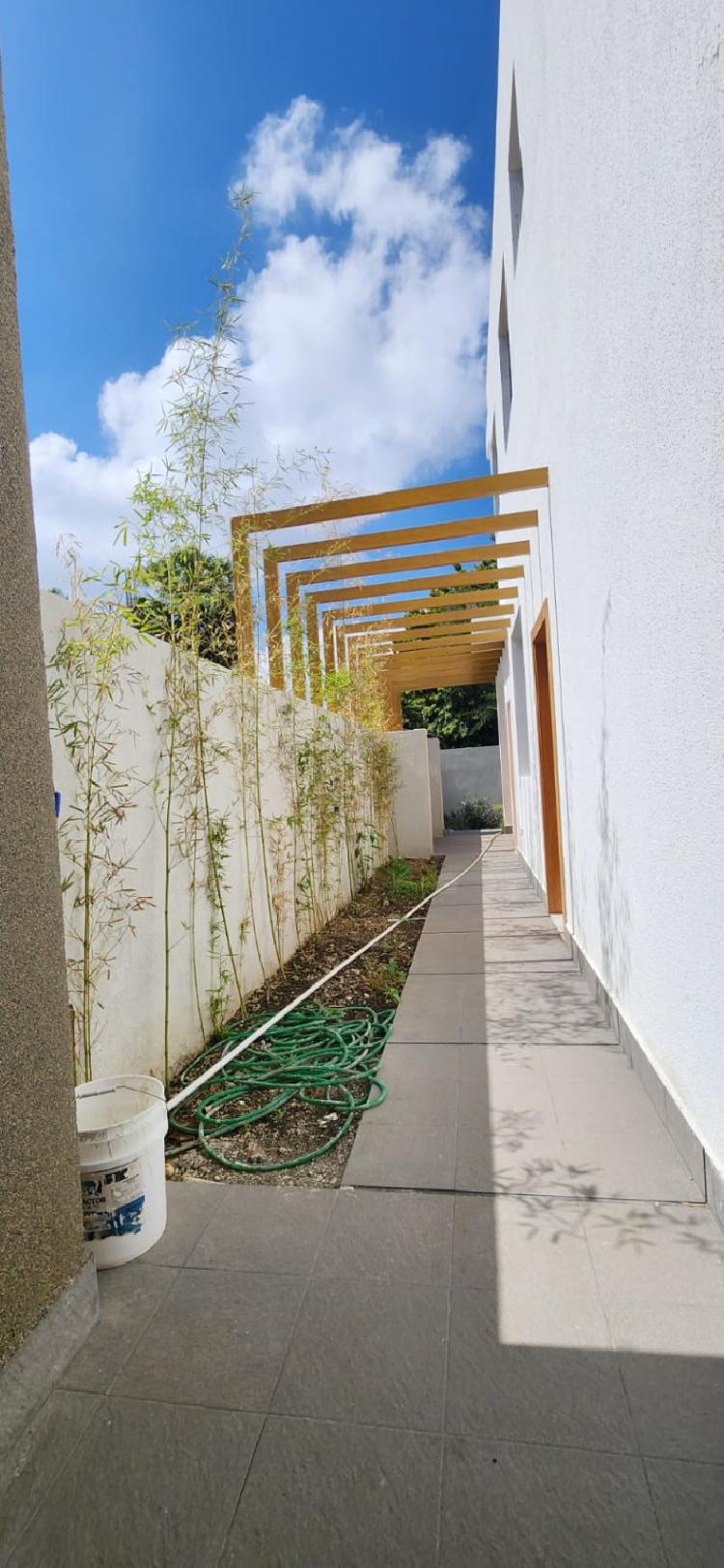 EN VENTA CASA MODERNA EN LAS CARMELITAS, SANTIAGO
