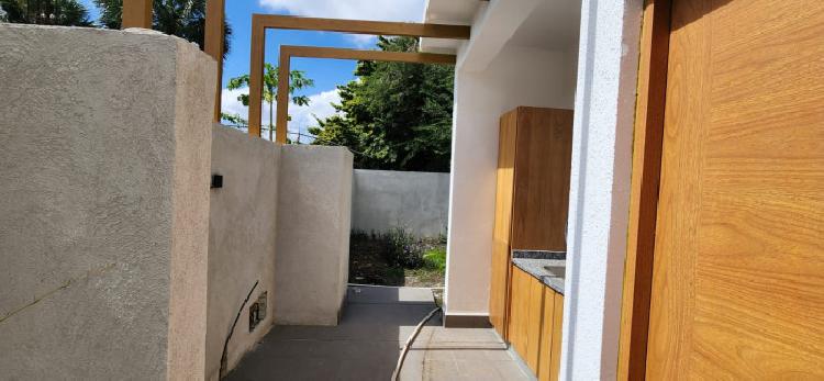 EN VENTA CASA MODERNA EN LAS CARMELITAS, SANTIAGO