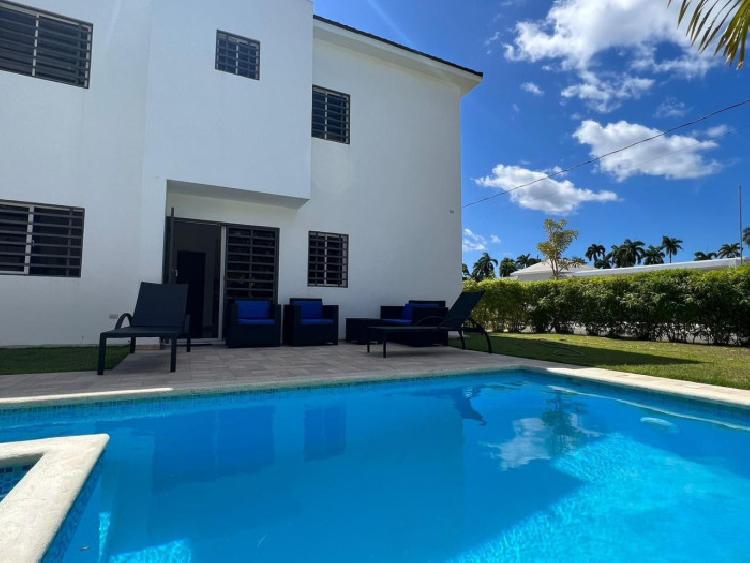 EN VENTA CASA CON PISCINA EN RESIDENCIAL ,PUERTO PLATA