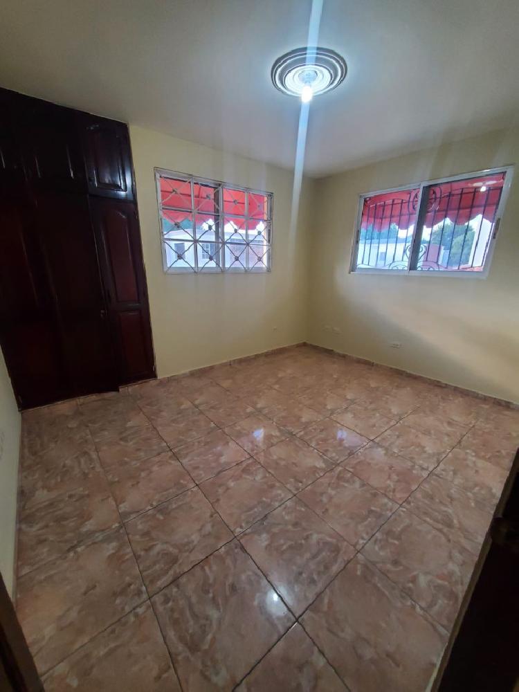  VENTA CASA JARDINES DEL ESTE,  PROX AL HOMS, SANTIAGO