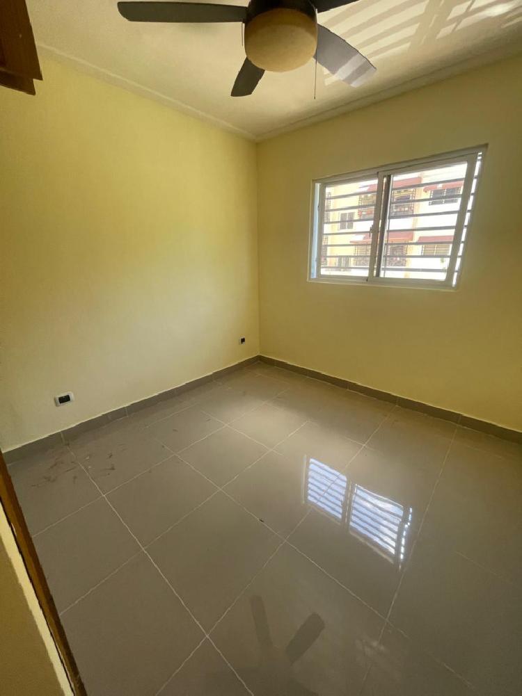 EN ALQUILER APARTAMENTO EN Ave. ESTRELLA SAHDALA 