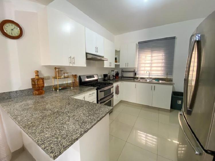 EN VENTA CASA CON PISCINA EN RESIDENCIAL ,PUERTO PLATA