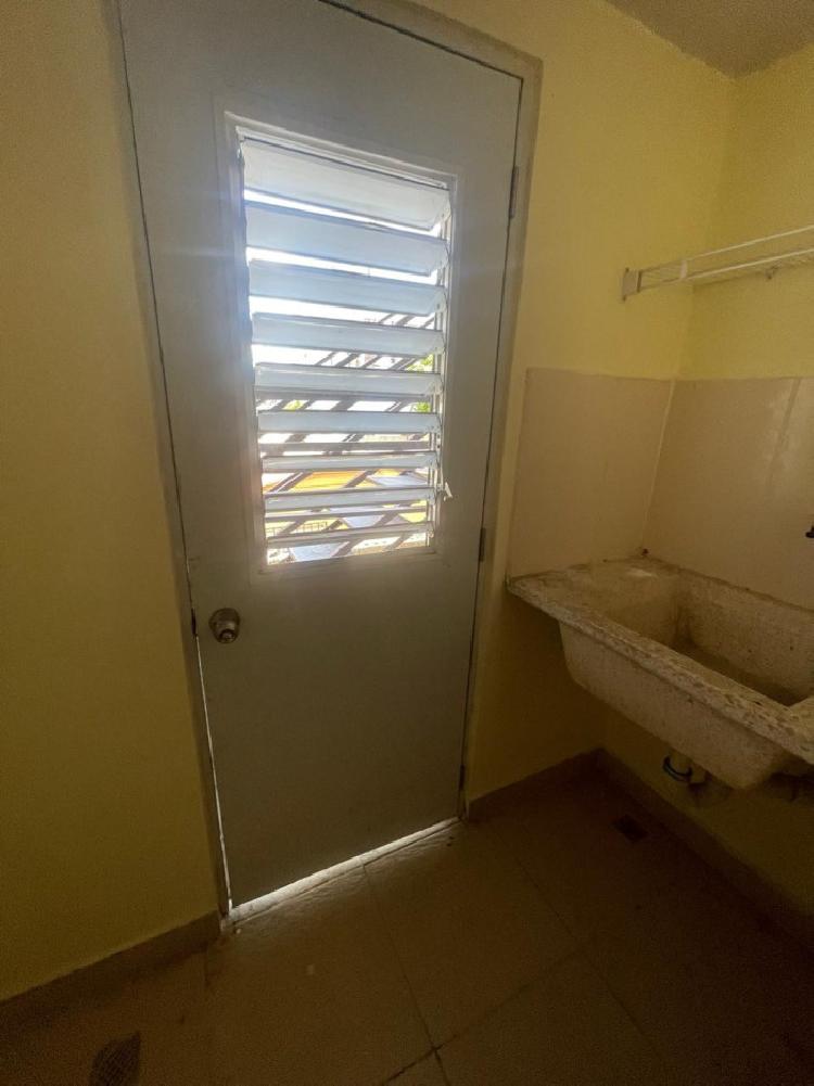 EN ALQUILER APARTAMENTO EN Ave. ESTRELLA SAHDALA 