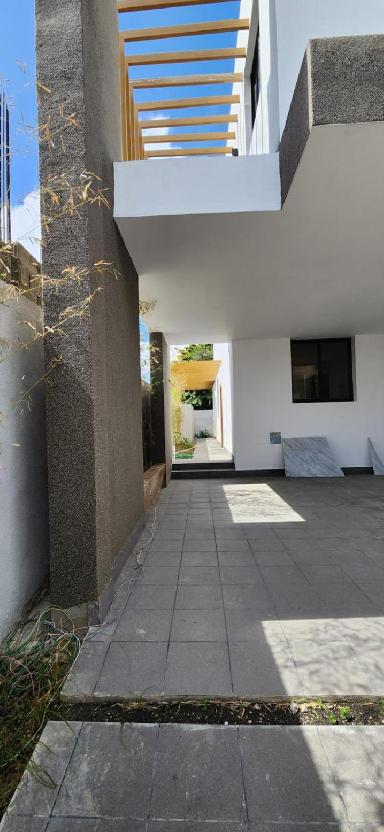 EN VENTA CASA MODERNA EN LAS CARMELITAS, SANTIAGO