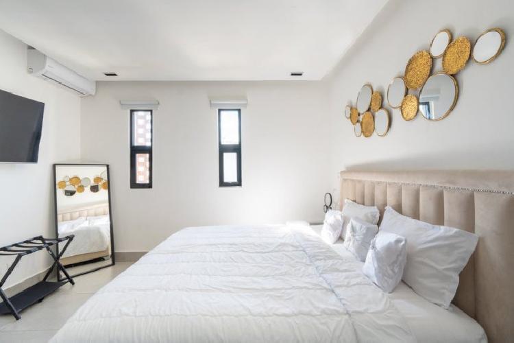 VENTA APARTAMENTO AMUEBLADO TORRE RIALTO  LA ESMERALDA 
