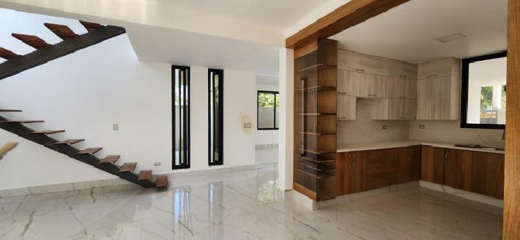 EN VENTA CASA MODERNA EN LAS CARMELITAS, SANTIAGO