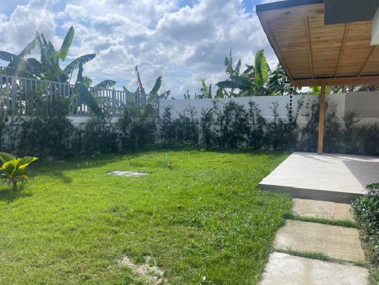 VENTA DE CASA 2 NIVELES CON PISCINA EN  PUÑAL SANTIAGO