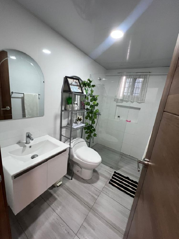 Venta de 1er nivel amueblado en Torre Real VI EL Retiro