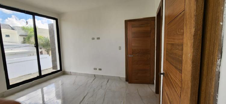 EN VENTA CASA MODERNA EN LAS CARMELITAS, SANTIAGO