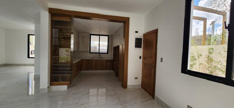 EN VENTA CASA MODERNA EN LAS CARMELITAS, SANTIAGO