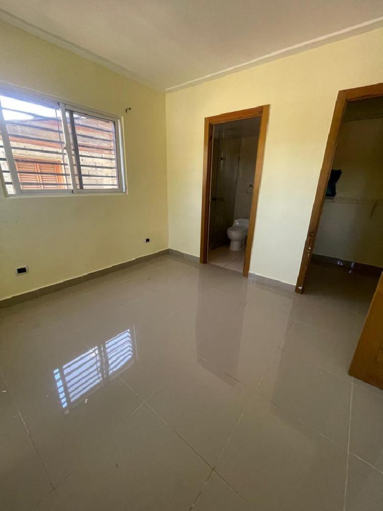 EN ALQUILER APARTAMENTO EN Ave. ESTRELLA SAHDALA 