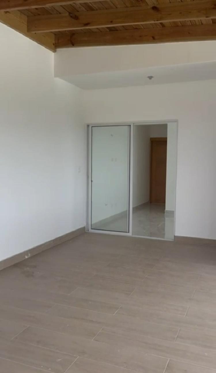 EN VENTA APARTAMENTO PENTHOUSE PROXIMO AEROPUERTO CIBAO